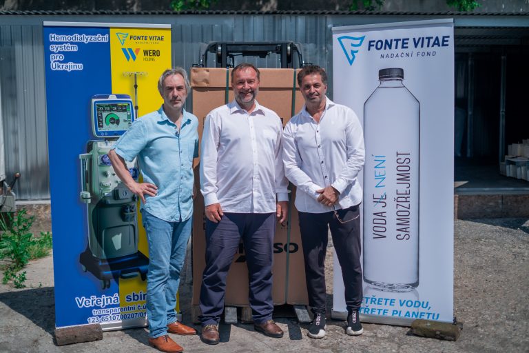 Dialyzační přístroje pro Ukrajinu